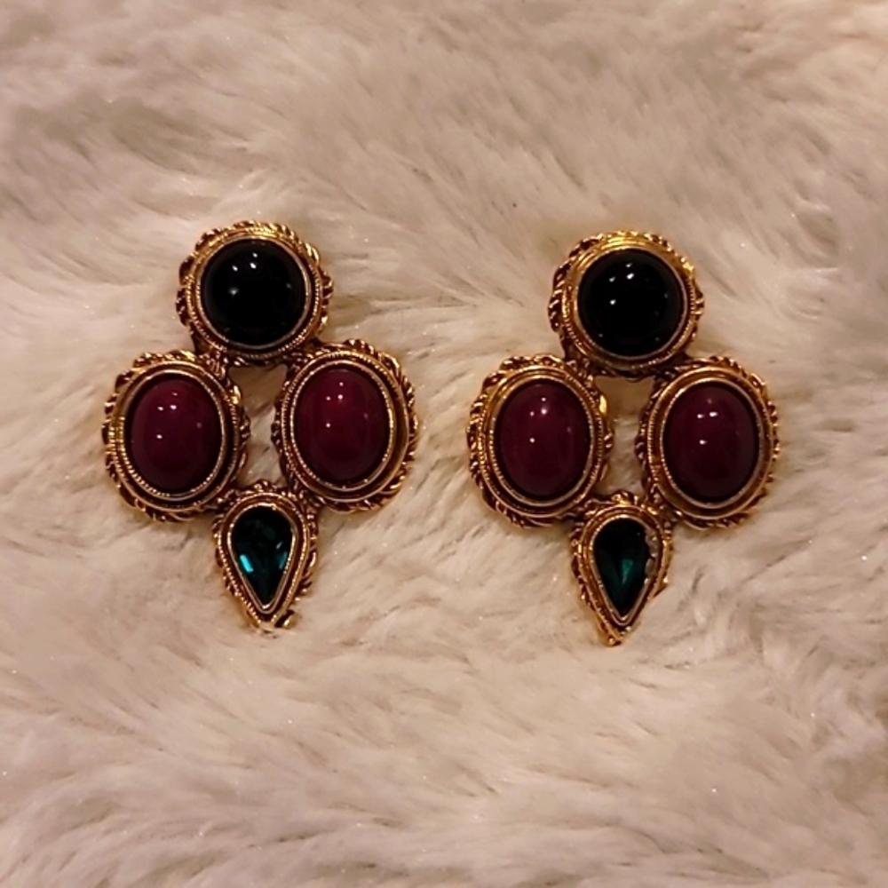 Vintage Stud Earrings with Emeralds